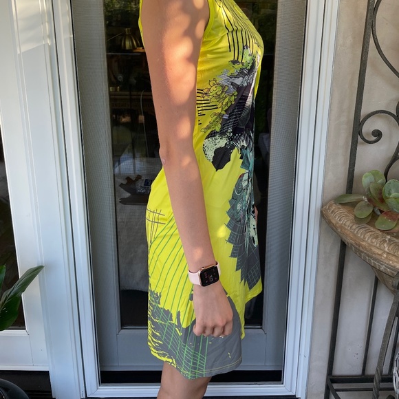 New Save the Queen summer dress Medium abstract pattern yellow great - Picture 9 of 9